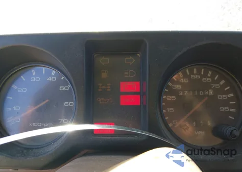 1990 Isuzu Trooper z USA, uszkodzony, nr VIN JACCH58R8L8918833